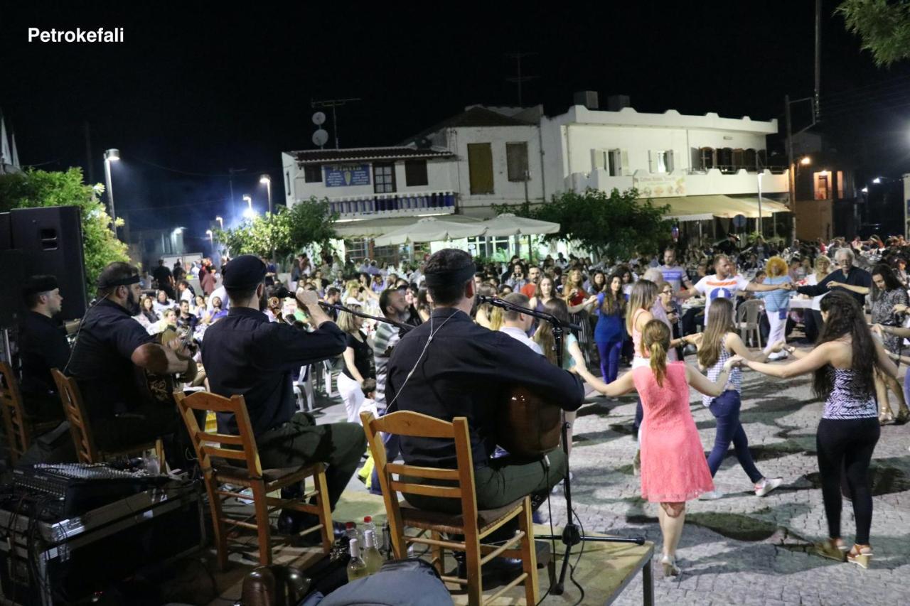 Utopia Residences Gaia House Petrokefalion Bagian luar foto