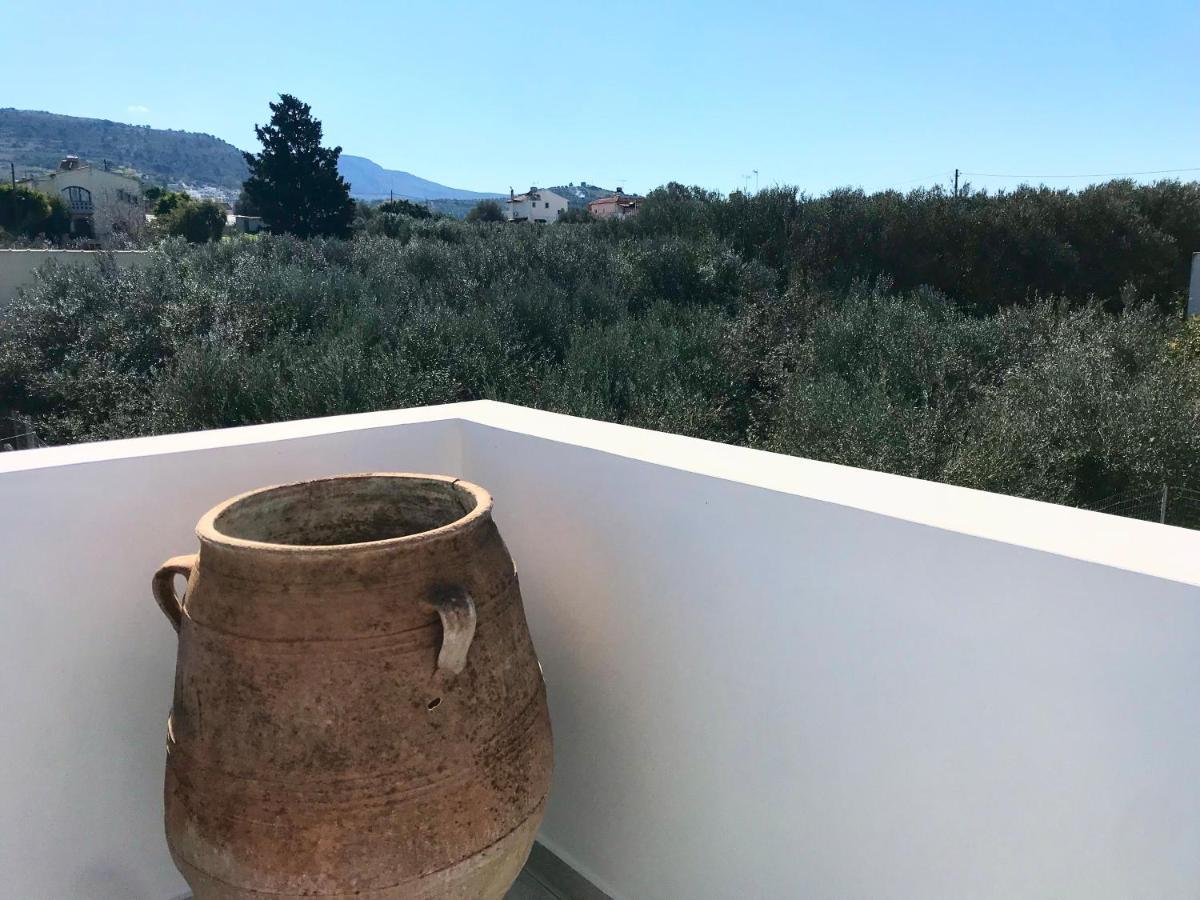 Utopia Residences Gaia House Petrokefalion Bagian luar foto