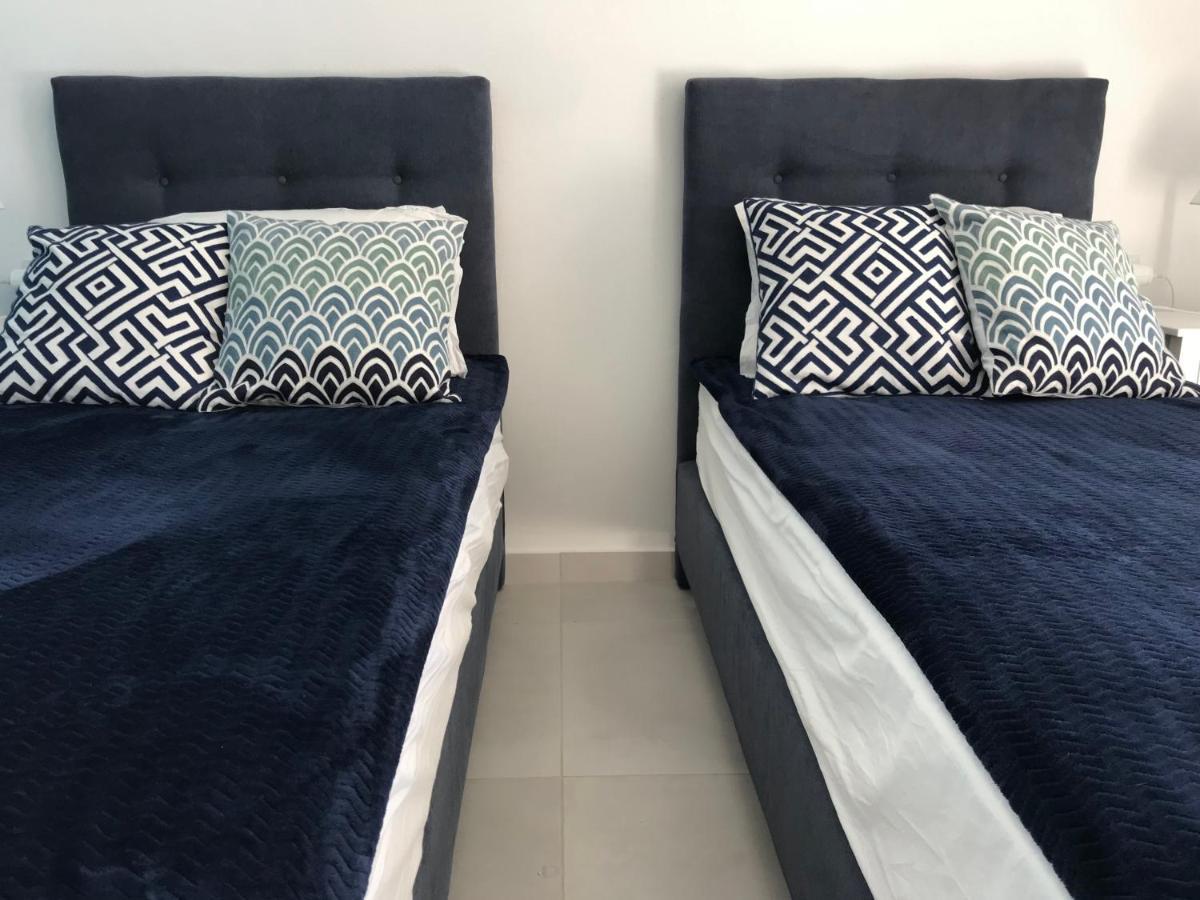 Utopia Residences Gaia House Petrokefalion Bagian luar foto
